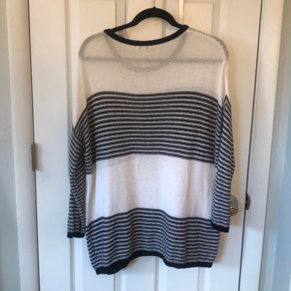 Oversized Striped Sweater - Picture 3 of 3